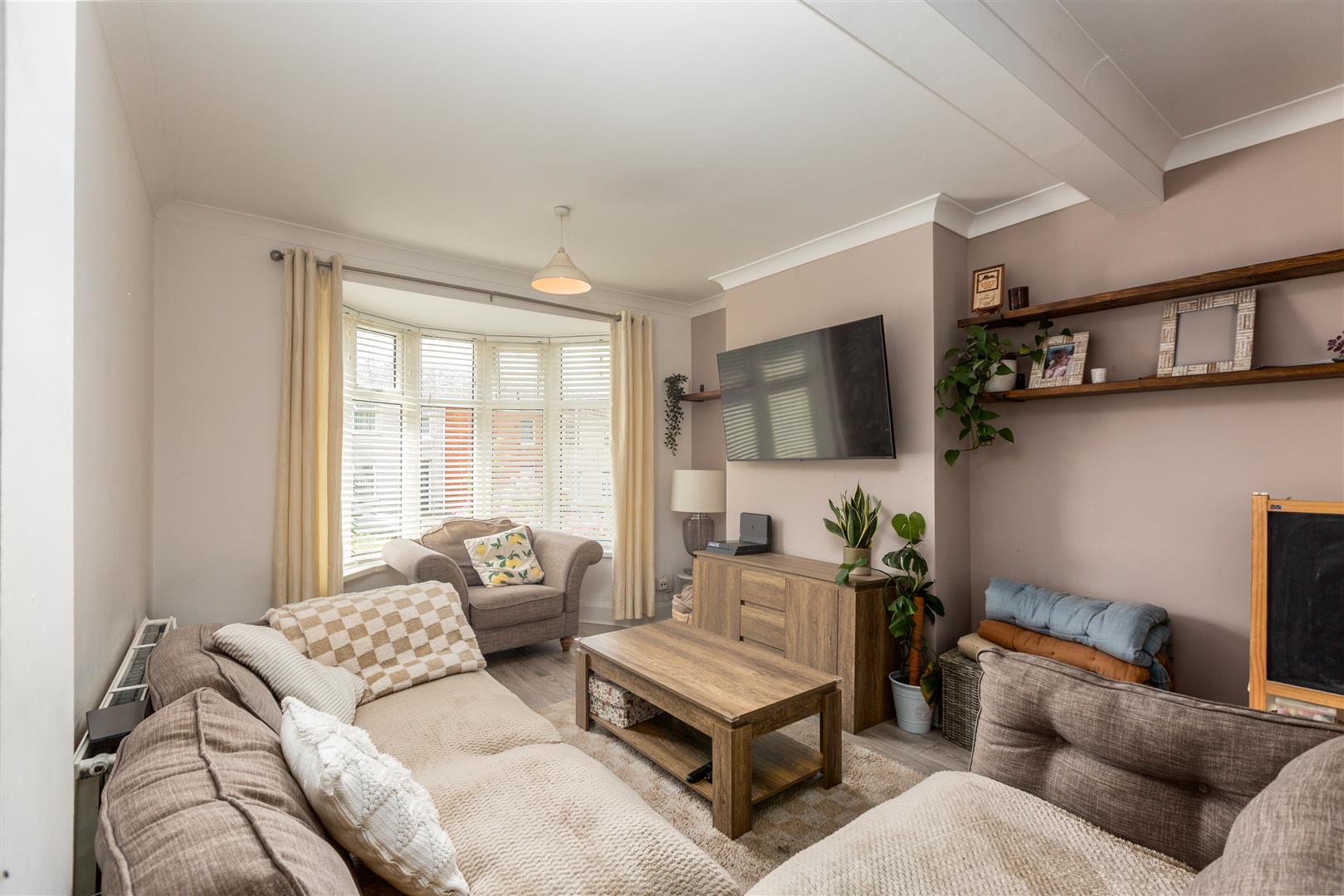 Carmarthen Road, Fforestfach, Swansea, SA5 4BN